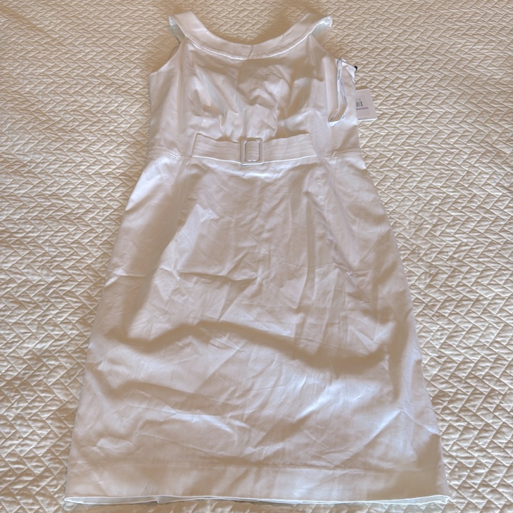 Calvin Klein NWT knee length Elegant White Sleeveless Dress Size 6